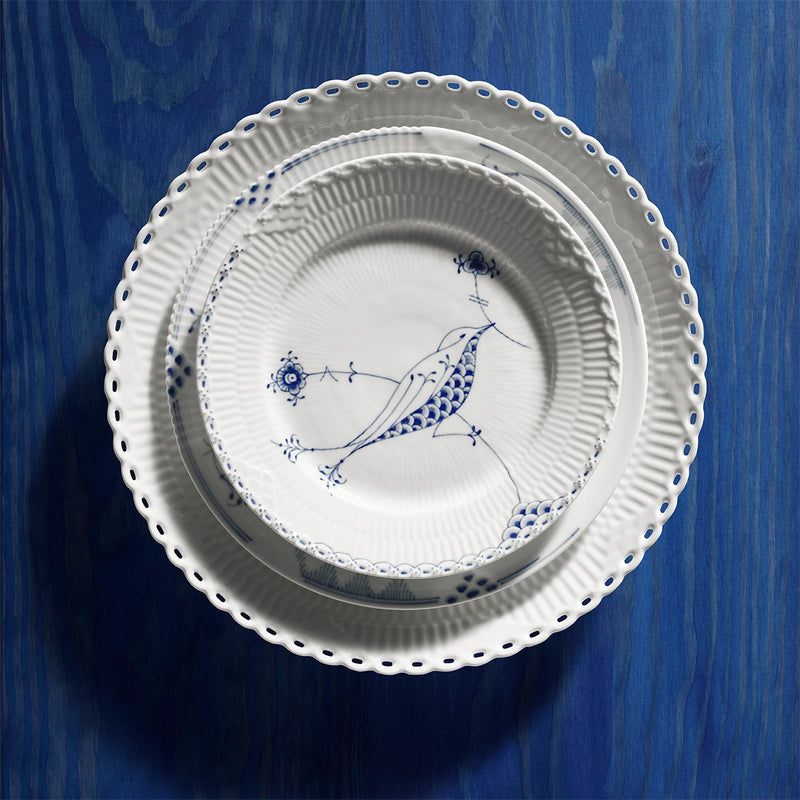 Royal Copenhagen | Blue Elements Plate, 22cm, featuring a stylized bird and floral design on a ceramic dish with a pierced pattern, perfect for elegant table settings.