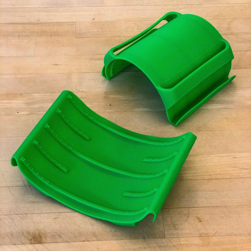 WOW GEAR | Gripmitt - Green: A versatile silicone mitt for safe, hygienic handling of hot and cold foods, perfect for cooking, grilling, and carving.