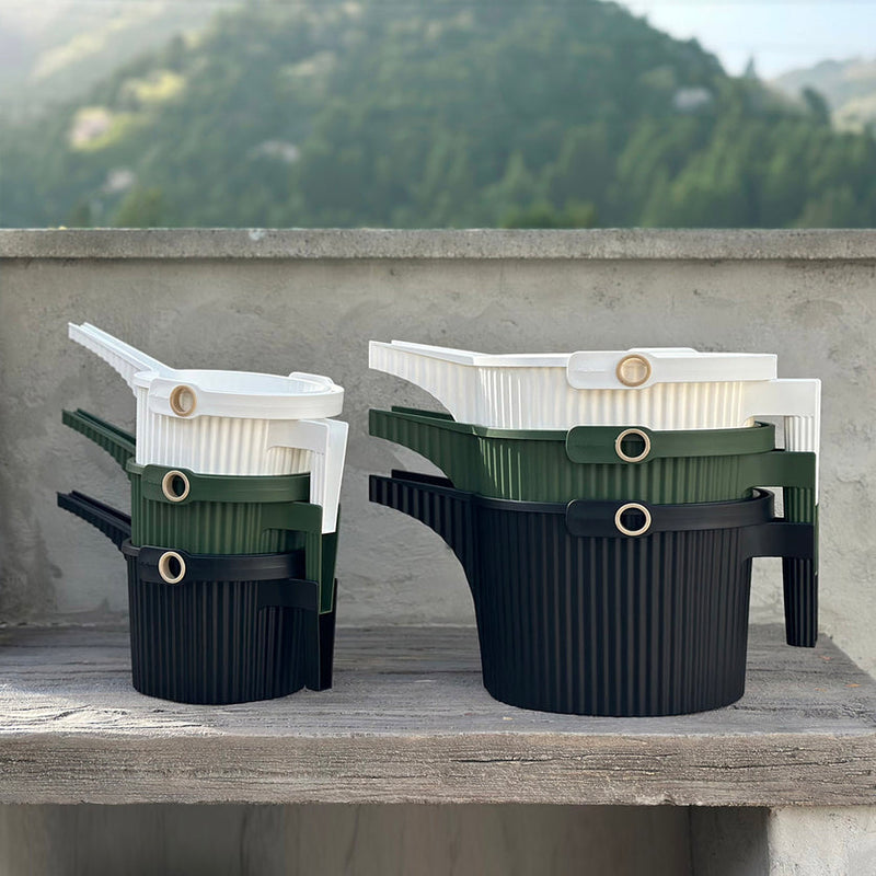 Hachiman Garden Beetle watering can showing grooved spout detail