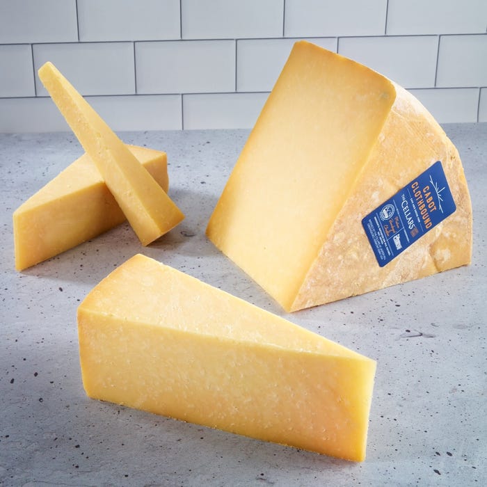 Gourmet Foods International | Cabot Clothbound Cheddar, 8oz