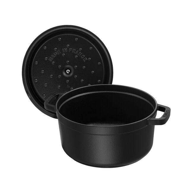 Staub | Round Cocottes - 7 qt Matte Black, a versatile cast-iron pot with self-basting lid, ideal for slow-cooking and even heat distribution. Perfect for enhancing culinary experiences.