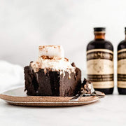 Nielsen-Massey | Pure Madagascar Bourbon Vanilla - 8oz Organic Extract bottle showcased, highlighting its premium quality suitable for enhancing baking with rich, creamy vanilla notes.