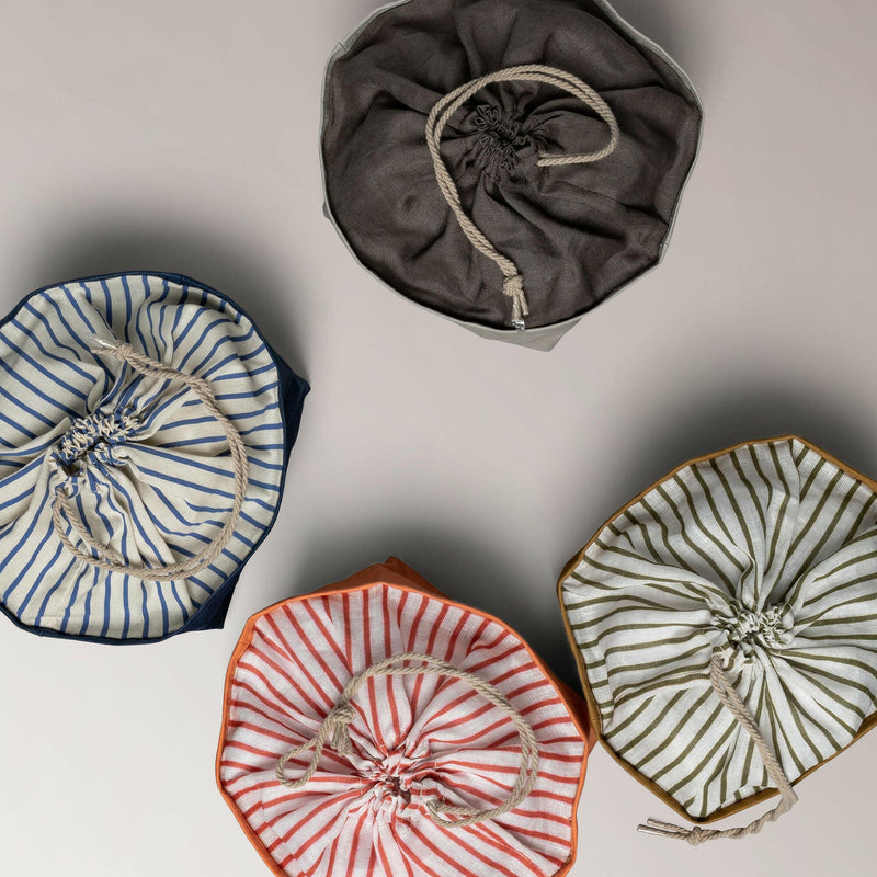 UASHMAMA bread storage and warmer Scaldapane with washable paper and linen closure, perfect for keeping bread warm and fresh. Ideal for Athens Cooks' culinary offerings.