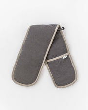 MagicLinen - Double oven mitts: Cinnamon gingham, designed to protect hands from heat, featuring a practical strap and eco-friendly linen fabric for kitchen use.