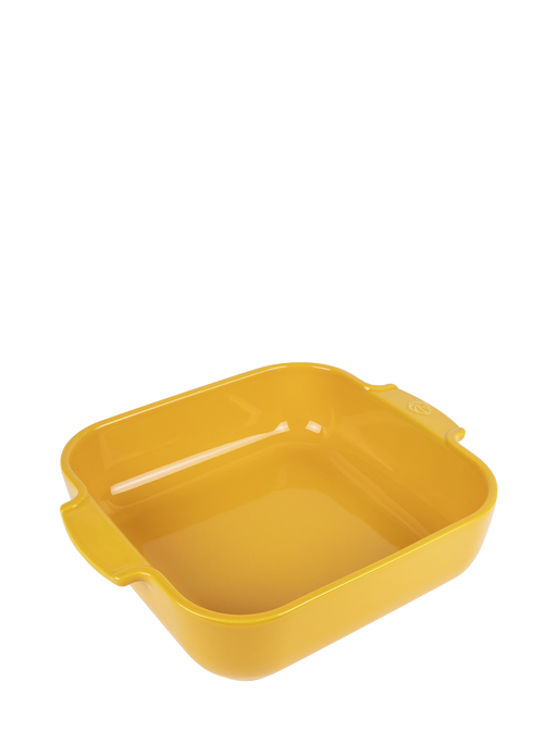 Peugeot | Appolia Square Baking Dish, Saffron: A ceramic 28 cm yellow casserole pan with handles, ideal for even cooking and serving 4-5 people.