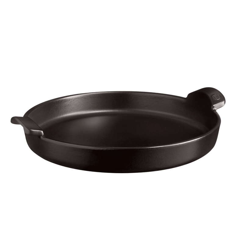 Emile Henry | Chicago Deep Dish Pan, Charcoal: A round cast-iron skillet with dual handles, ideal for crafting crispy deep-dish pizzas. Perfect for versatile oven use.