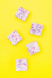 Malvi Mallow - Cotton Candy 4-Pack Marshmallows: Five sprinkle-coated dessert bars showcasing fluffy, cotton candy-flavored treats with natural ingredients, ideal for adding sweetness to desserts.