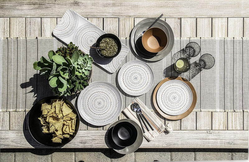 TarHong | Planta Matte Dinner Plate - Black: A 10.5 dinner plate with organic edges, perfect for stylish, durable dining, made from sustainable bamboo and cornstarch materials.