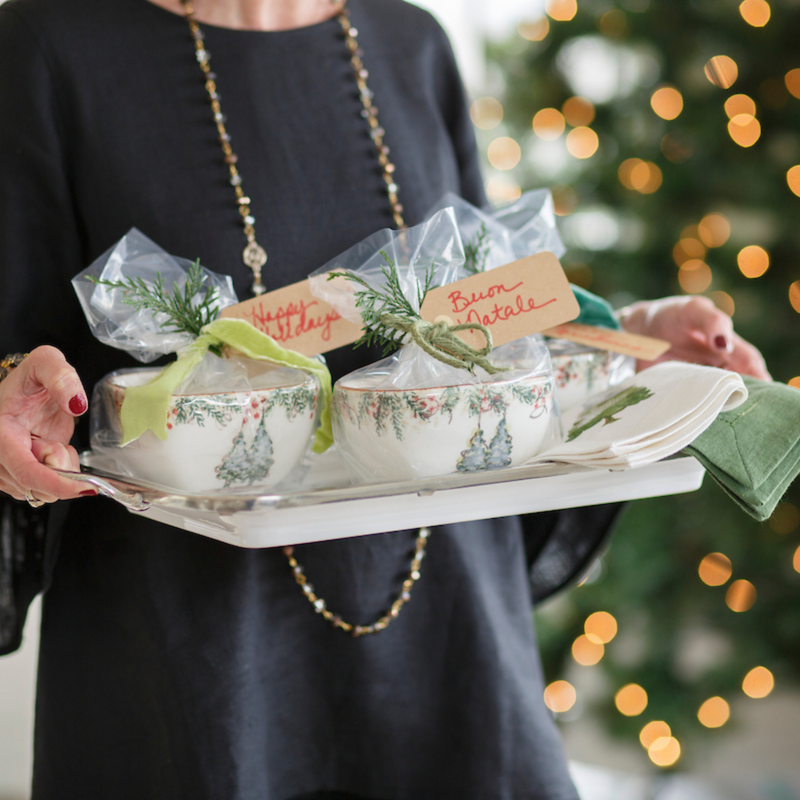 Arte Italica & Crown Linen Designs | Natale Small Square Bowl