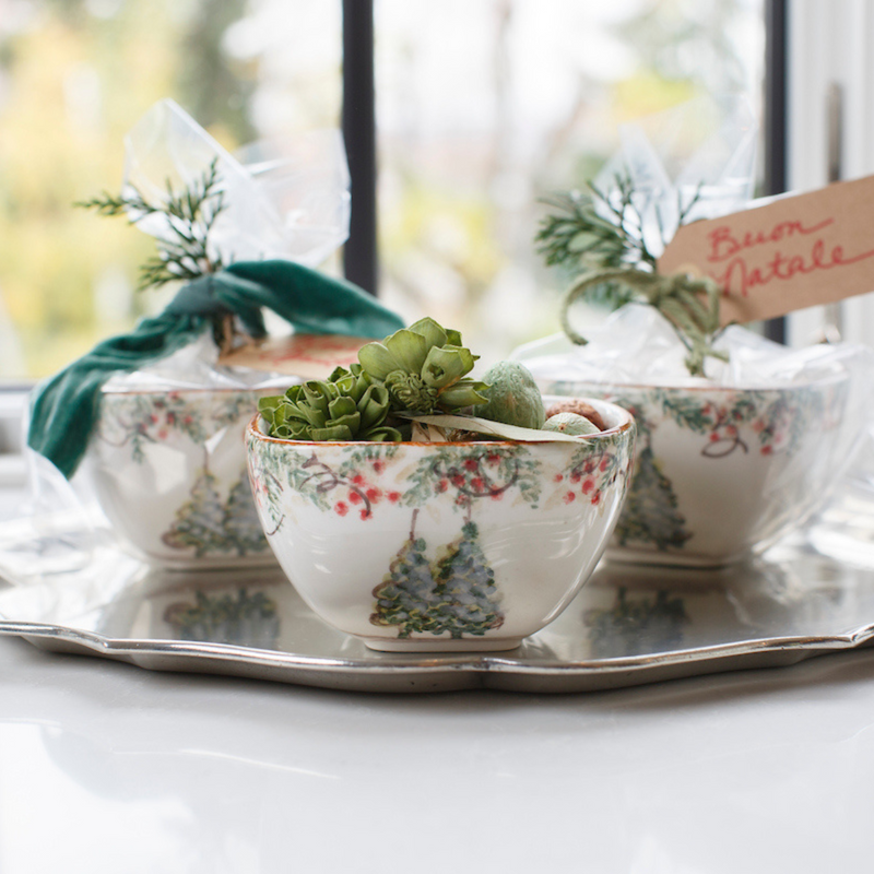 Arte Italica & Crown Linen Designs | Natale Small Square Bowl