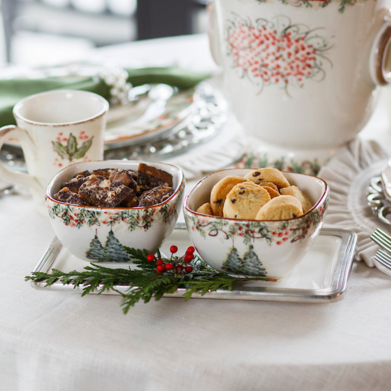 Arte Italica & Crown Linen Designs | Natale Small Square Bowl