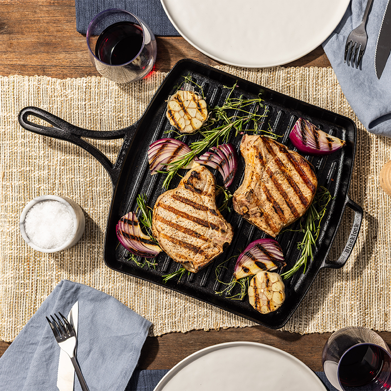 Lodge | Blacklock Triple Seasoned Cast Iron Square Grill Pan