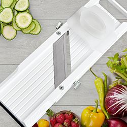 Benriner | Mandoline Super Slicer with 4 Blades