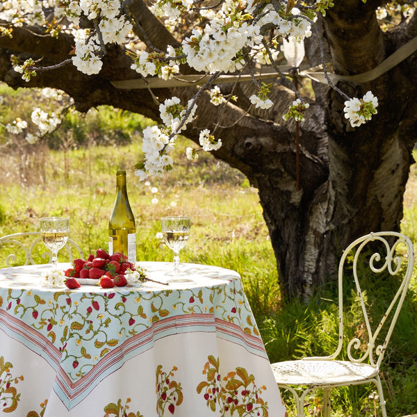 Couleur Nature | Fraises des Tablecloth, Bois Blue