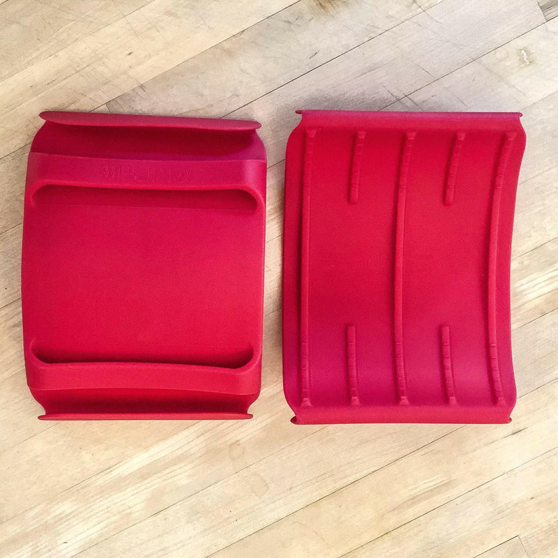 WOW GEAR | Gripmitt - Green, a versatile silicone kitchen mitt for safe handling of hot and cold foods, enhancing cooking hygiene and skills.