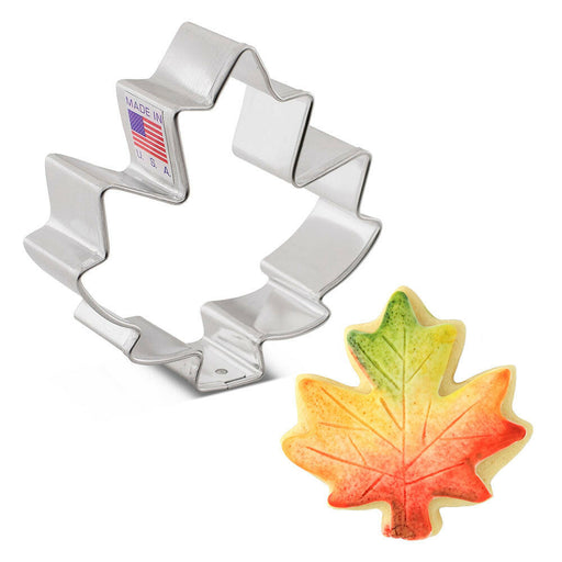 Ann Clark | Fall Cookie Cutters - Squirrel-3.5 alongside a matching cookie, showcasing premium kitchenware for creative baking.