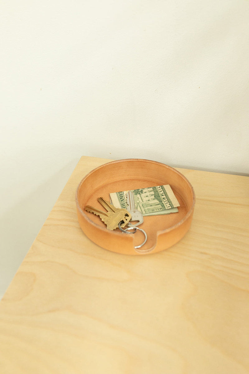 Graf Lantz | Kobon Leather Round Tray - Natural