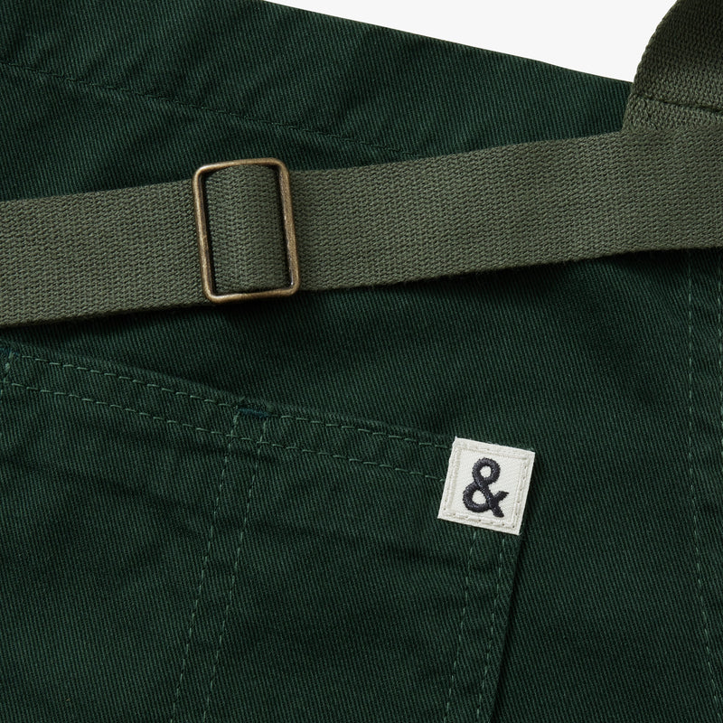 Hedley & Bennett Essential Apron, Kale Green — apron detail