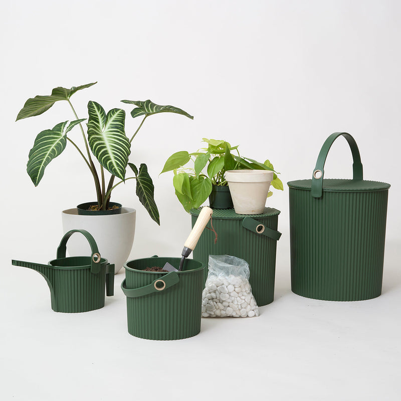 Hachiman Garden Beetle small watering can with matching garden storage buckets