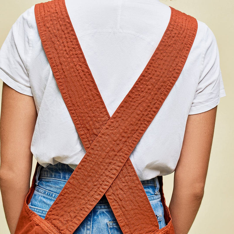 Hedley & Bennett Smock Apron, Harissa Red — fabric and fit detail