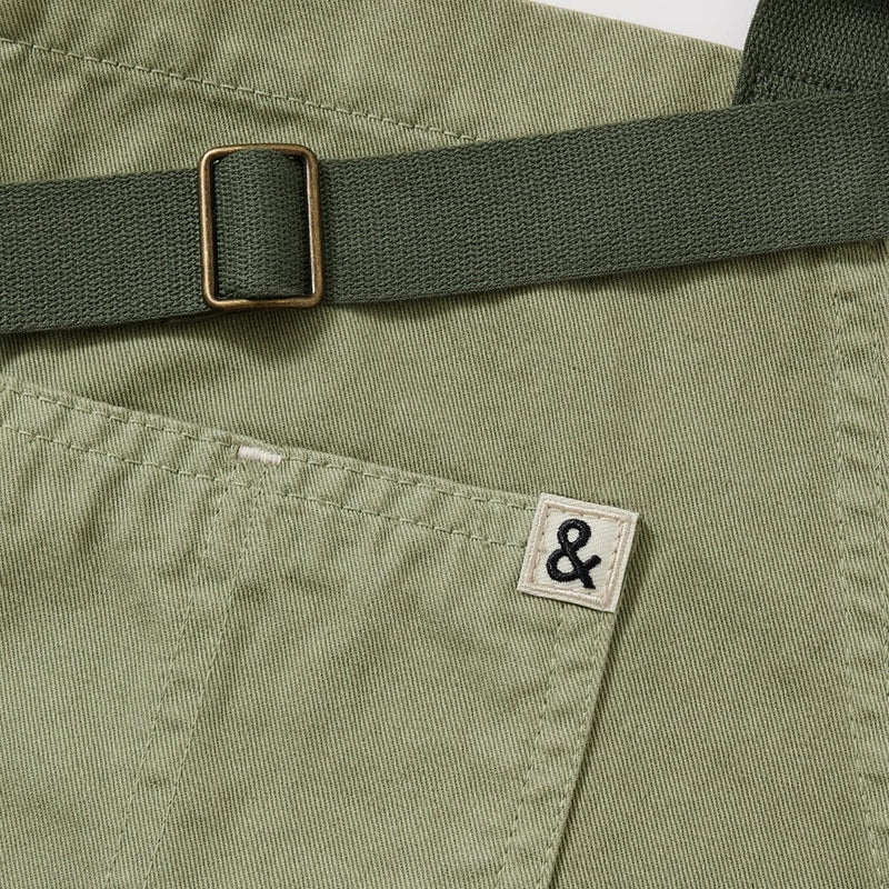 Hedley & Bennett Essential Apron, Matcha Green — construction detail