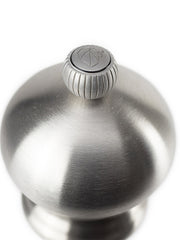 Peugeot | Paris Chef u'Select Pepper Mill, stainless steel, showcases a brushed-metal cap and knurled adjustment knob, highlighting its precision and durability.
