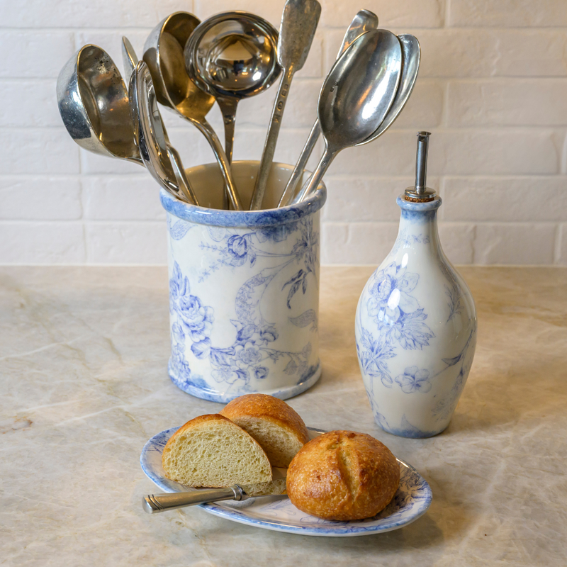 Arte Italica & Crown Linen Designs | Giulietta Blue Oil Bottle