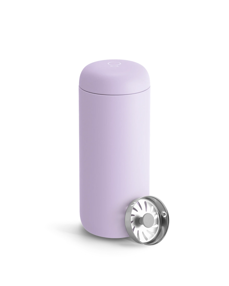 FELLOW | Carter Move Mug, Peri Twinkle / 16 oz with strainer, designed for spill-free travel, maintaining beverage temperature and flavor, ideal for kitchen enthusiasts.
