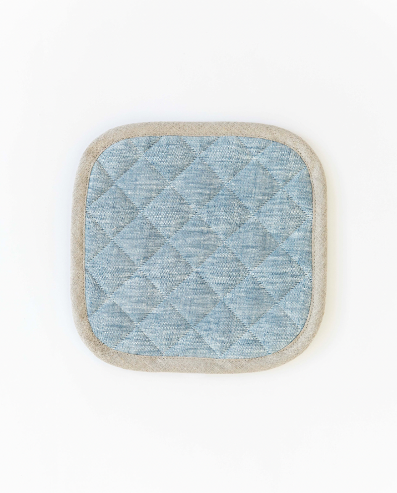 MagicLinen - Linen pot-holder, blue melange, quilted with heat-insulating padding, 8x8 inches, featuring a hanging loop, perfect for stylish kitchen use.