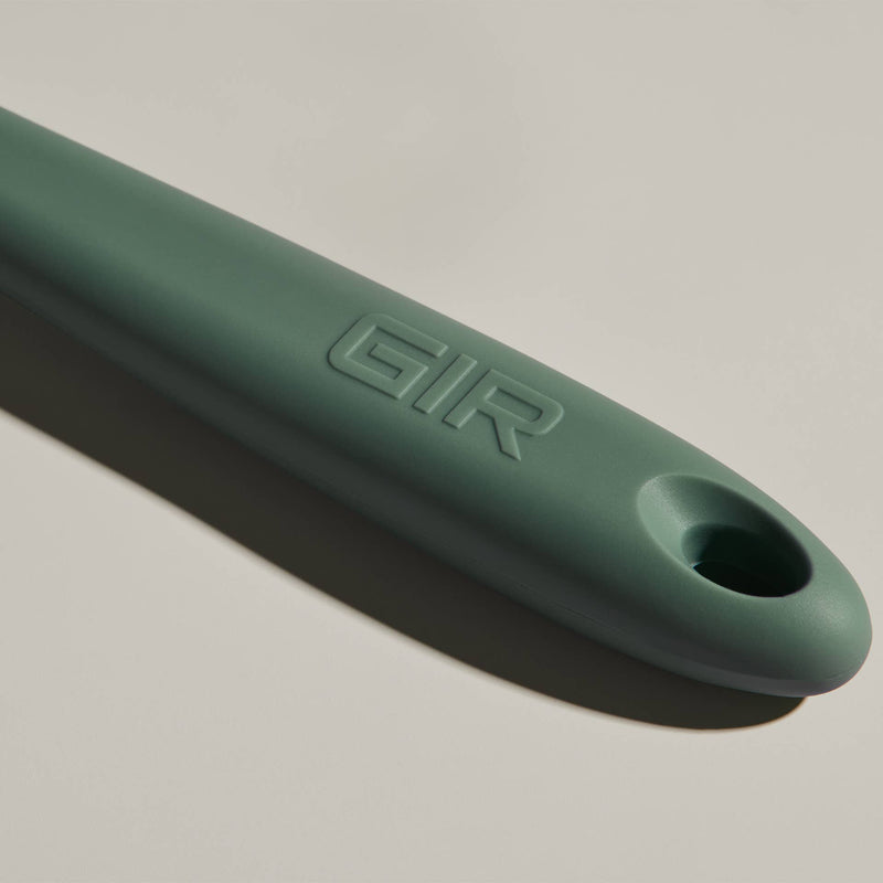 GIR Get It Right - GIR Ultimate Spatula: Sprinkles, featuring a comfortable handle and seamless design for easy cleaning, ideal for versatile kitchen use.