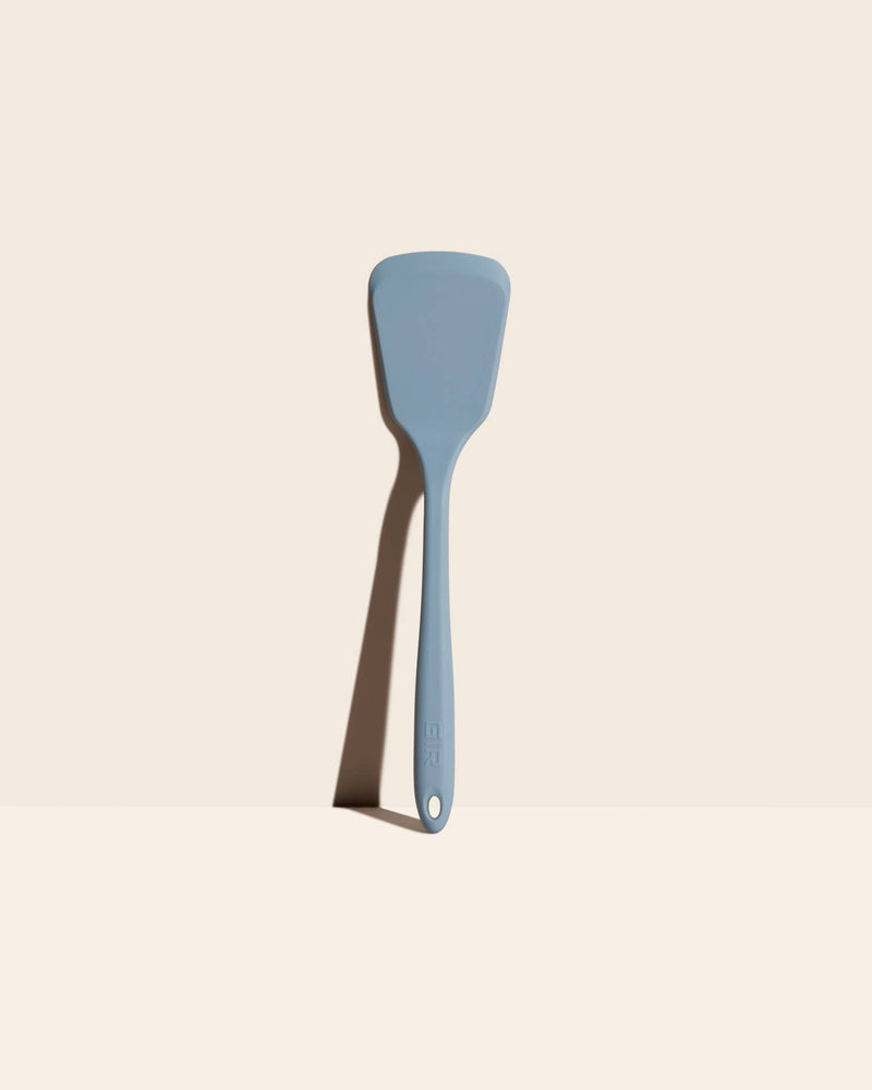 GIR Get It Right - GIR Ultimate Turner: Slate, a robust kitchen utensil perfect for lifting and flipping large meals, showcased on a white surface.