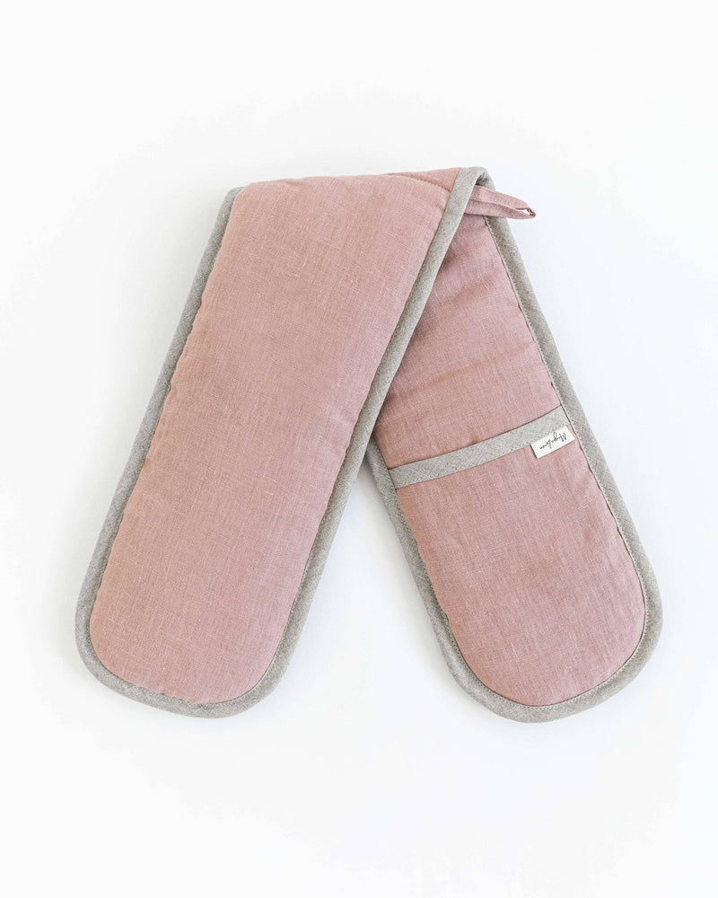 MagicLinen double oven mitts, crafted from natural linen, designed for heat protection. Part of a zero-waste program. Perfect for enhancing your kitchen experience.
