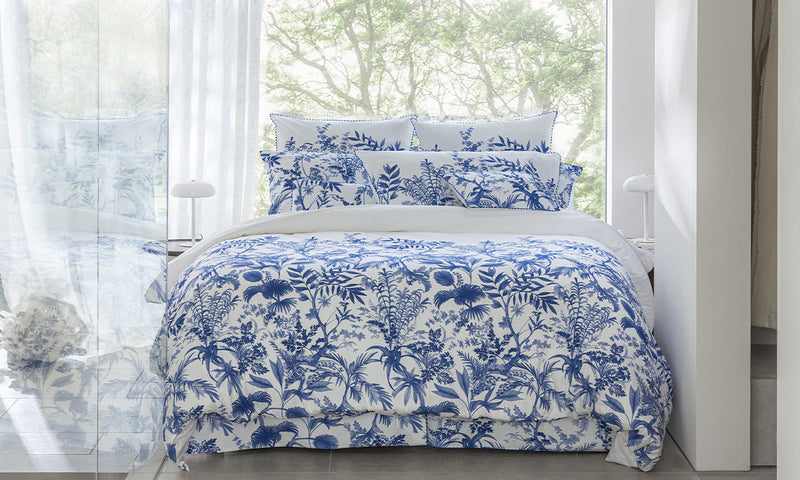 Le Jacquard Francais | Armoiries Tablecloth, Blue, 69" x 69"