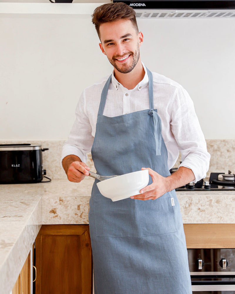 MagicLinen -| Men's Linen Apron with Pocket in Grey blue