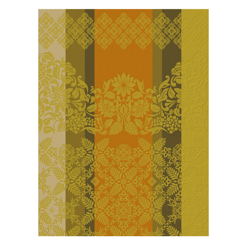 Le Jacquard Français | Mumbai Tea Towel: Ornamental damask pattern with floral and vine motifs in warm tones, ideal for elegant kitchen decor and durable use.