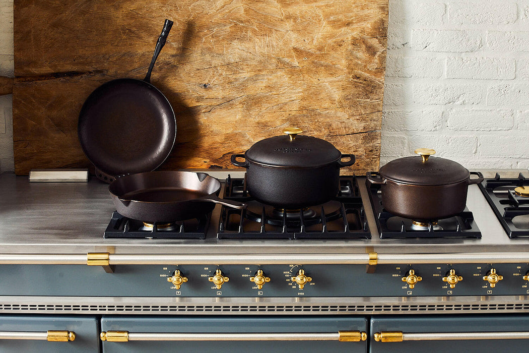 Smithey | Cast Iron Dutch Ovens