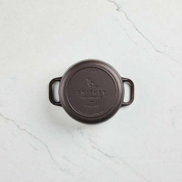 Smithey | Cast Iron Dutch Ovens.
