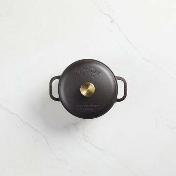 Smithey | Cast Iron Dutch Ovens.