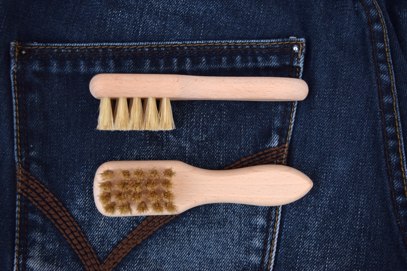 Earth & Nest | Laundry Stain Brush.