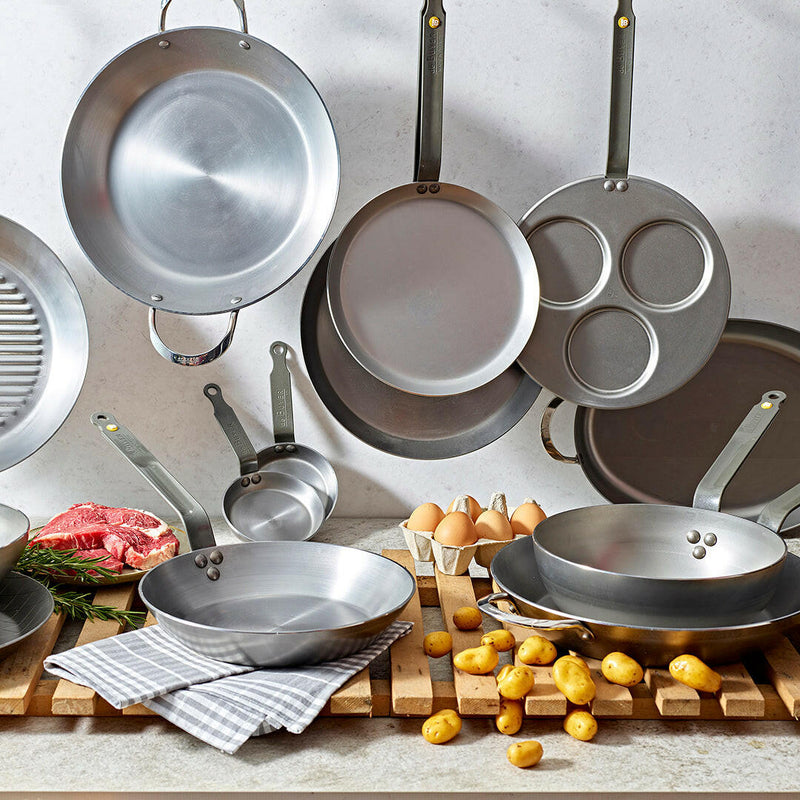 de Buyer | Mineral B Carbon Steel Crepe + Tortilla Pan - 10.25, crafted from carbon steel, ideal for crepes and tortillas, offers natural non-stick surface after seasoning.