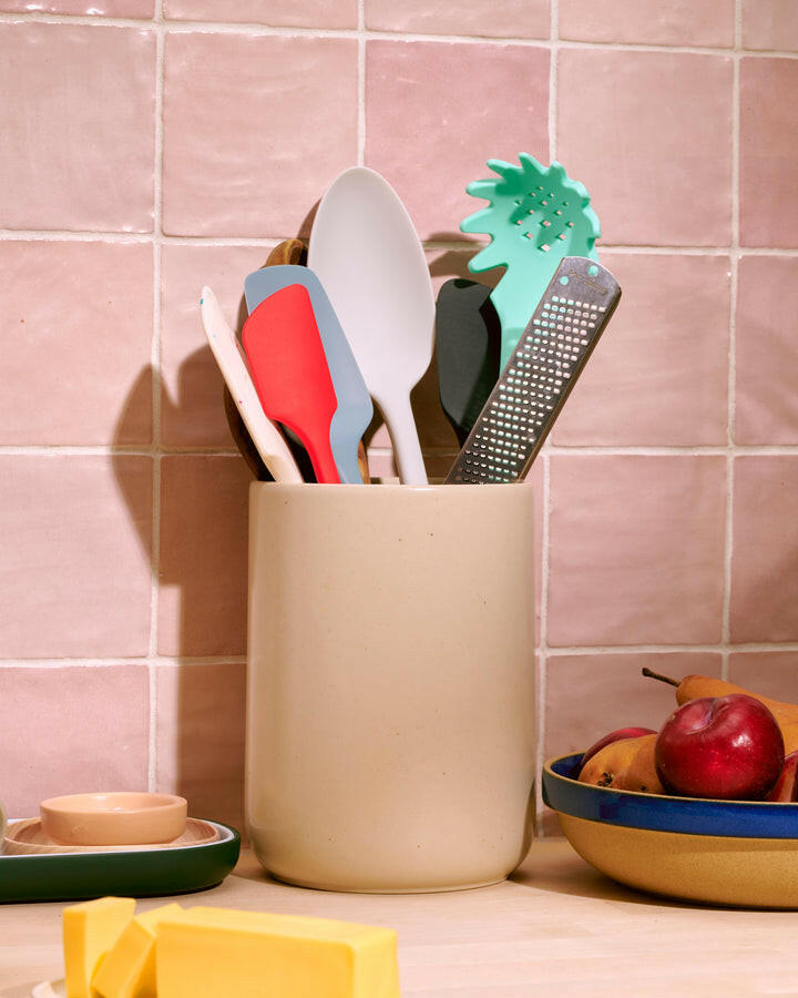 GIR | 5-Piece Ultimate Tool Set - Sprinkles, featuring kitchen utensils in a cup, includes essential silicone tools for versatile cooking.