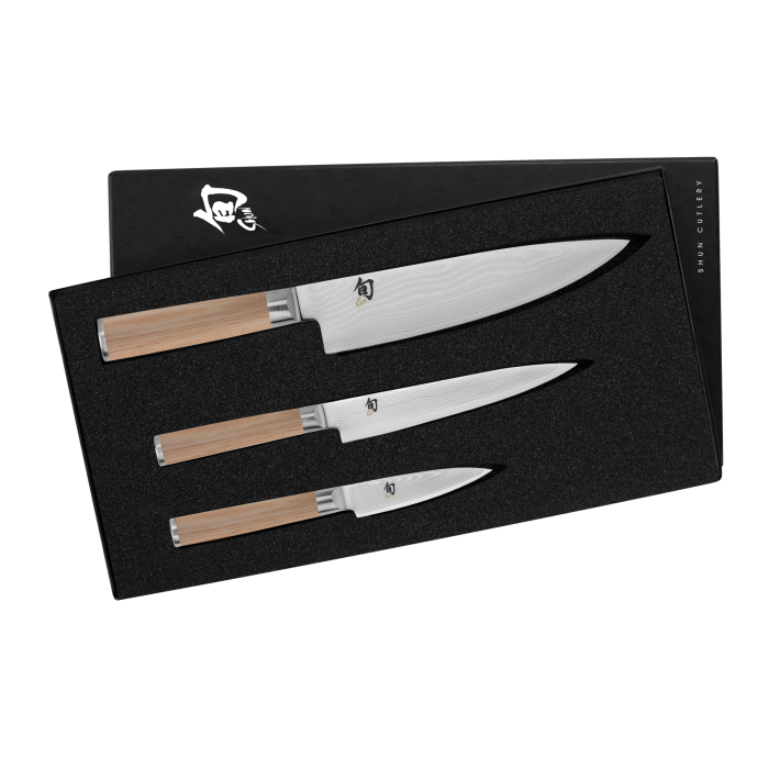 Shun | Classic 3 Pc Starter Set - Blonde: Three premium knives in a foam-lined box, featuring VG-MAX Damascus blades and ergonomic Pakkawood handles, perfect for culinary enthusiasts.