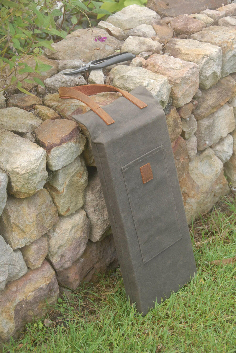 Earth & Nest | Waxed Canvas Kneeler.