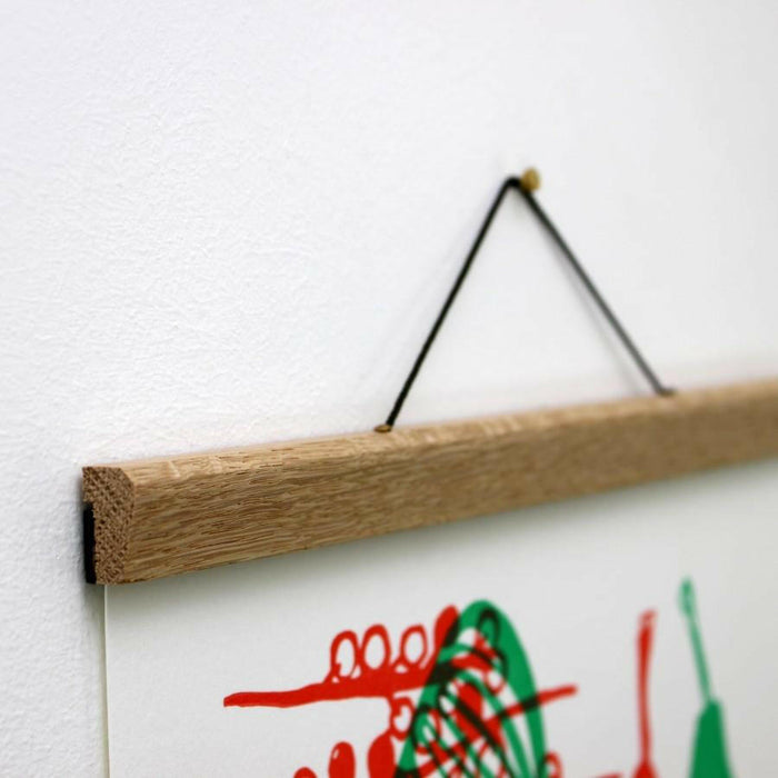 Earth & Nest | Oak Poster Hanger.